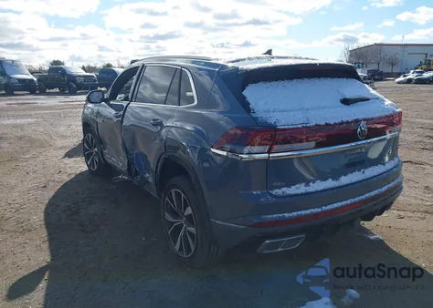 2024 Volkswagen Atlas Cross Sport 2.0T Sel Premium R-Line z USA, uszkodzony, nr VIN 1V2FE2CA3RC249351